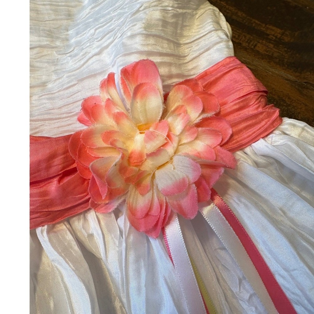 White Crinkle Dress with Coral Flower Blueberry Boulevard Girls‎ Size 2T